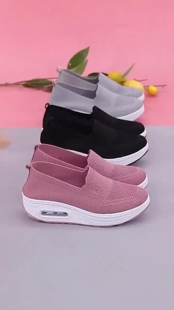 Walking Posture, Orthopedic Sneakers, Women Platform Sneakers, Heel Pain, Posture Correction, Muscle Pain, Japanese Women, Platform Sneakers, Casual Sneakers