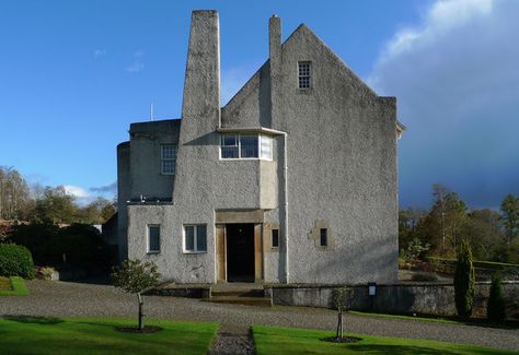 Mackintosh’s 1903 design for the Hill House perfectly juxtaposes the Scottish baronial tradition with a modern visual vocabulary. He combined a massive chimney and staircase tower with a plain, practical plan, incorporating local sandstone to give the family home a familiar, cottage-like feel. Photo courtesy Mackintosh Architecture, University of Glasgow. Mackintosh Architecture, Charles Mackintosh, Charles Rennie Mackintosh Designs, Glasgow Architecture, Mackintosh Design, Triangle House, Charles Rennie Mackintosh, Rennie Mackintosh, Glasgow School Of Art