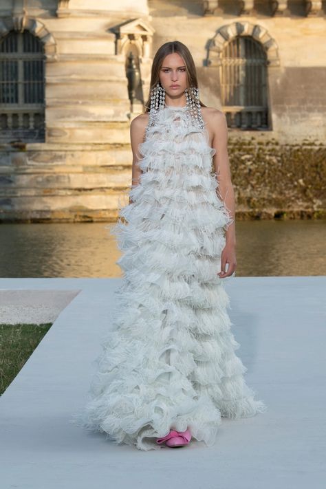 Valentino Couture Fall 2023 [PHOTOS] – WWD Valentino Fall 2023 Couture, Valentino Fall 2023, Fall 2023 Couture, Bride 2023, Aw 2023, Couture 2023, 2023 Couture, Fall Couture, Valentino Haute Couture