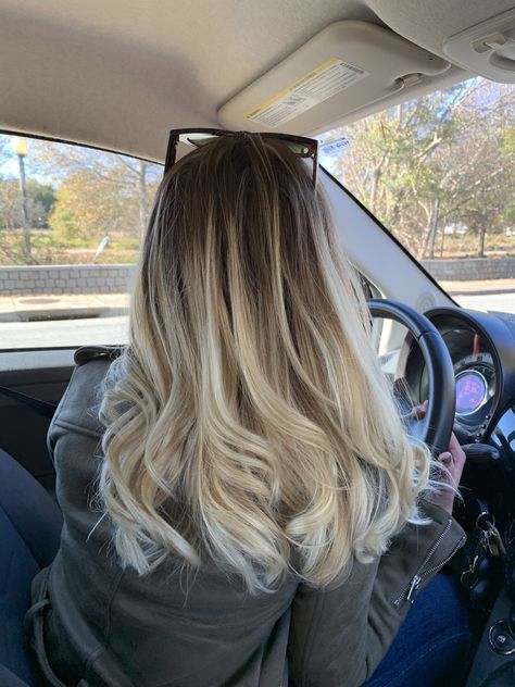 Shorter Balayage Hair, Dirty Blonde Ombre, Balayage Beige, Rambut Brunette, Ombre Hair Blonde, Vlasové Trendy, Dirty Blonde Hair, Brown Hair Balayage, Blonde Hair Inspiration