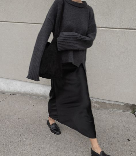 Fall mood A lot of knits and skirts. Black Skirt Outfits, Office Aesthetic, Fall Mood, Winter Mood, Ootd Ideas, Capsule Outfits, Winter Fits, Style Change, Modest Fashion Outfits