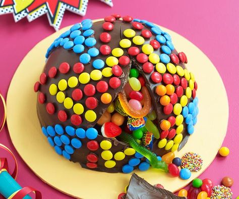 Crack into the chocolate shell of this smash cake for surprise treats within. Kids will love this pinata cake idea - it'll be a smashing good time! How To Make Pinata, Chocolate Dome, Smash Cake Recipes, Chocolate Pinata, Pinata Cake, Surprise Cake, Chocolate Shells, Bunny Cake, Chocolate Butter