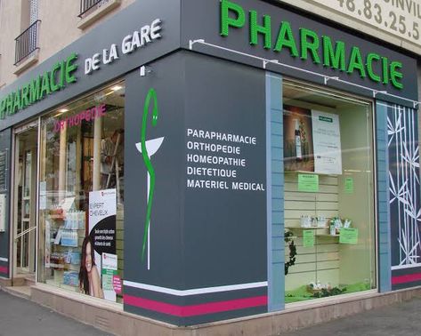 Pharmacy Decoration, Big Modern Houses, Medicine Logo, Pharmacy Decor, Retail Facade, Pharmacy Store, Sign Board Design, Retail Interior Design, Store Design Boutique