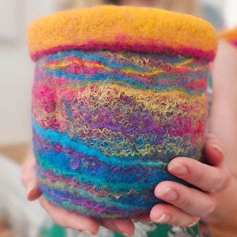 Wet Felting a Bowl on a Ball – Felting Tutorials Nuno Felting Tutorial, Wet Felting Tutorial, Felted Bowls, Colorful Bowls, Needle Felting Tutorials, Wet Felt, Felting Tutorials, Textile Crafts, Gift Card Balance