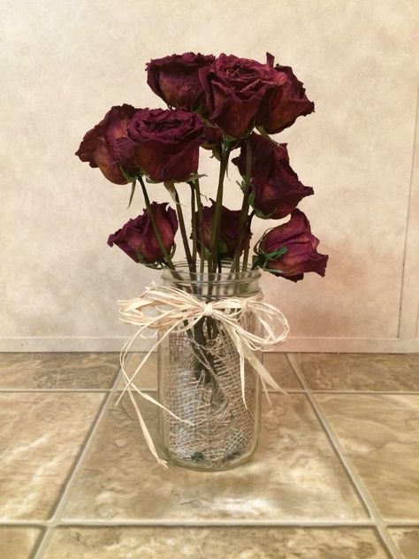 Dried Valentines Roses  Once your flowers start to die hang them upside down until they are completely dry. I hang mine on the laundry rack with binder clips for about a week. Cut stems to desired length. Place In decorative mason jar. Add embellishments like burlap and straw. Memories saved as decoration! Dried Roses Decor, Dried Flowers Wall, Rose And Eucalyptus, Valentine Roses, Roses Decor, Dried Roses, Drying Roses, Laundry Rack, Rose Crafts