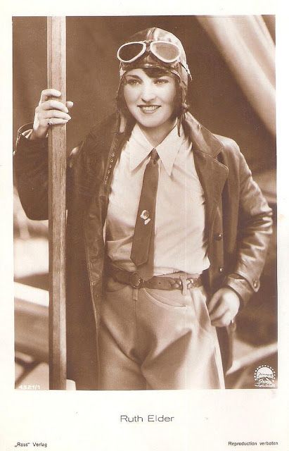 vintage everyday: Miss America of Aviation – 20 Vintage Photos of Ruth Elder as a Pilot in the 1920s Vintage Auto's, Private Pilot, Female Pilot, Vintage Aviation, Vintage Everyday, Vintage Airplanes, Miss America, The Little Prince, Fly Girl