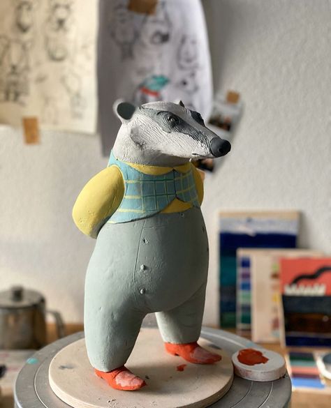 Anthropomorphic Animals, Storybook Characters, Feather Painting, Animal Sculpture, Ceramic Animals, Pasta Flexible, Clay Sculpture, Animal Sculptures, Art Pages