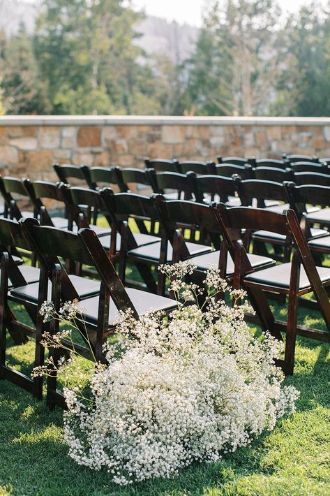 Baby Breath Aisle Decor, Babies Breath Aisle, Aisle Entrance Flowers, Wedding Aisle Entrance, Ceremony Aisle Flowers, Bridal Table Flowers, Wasing Park, Hydrangea Garland, Wedding Walkway