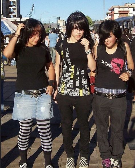 2004 Aesthetic Outfits, 2010 Emo Fashion, Real Emo Outfits, 2004 Emo, 2000 Emo Fashion, Emo Outfits 2000s, 2000s Runway Fashion, Scene Emo Fashion, Emo Scene Outfits