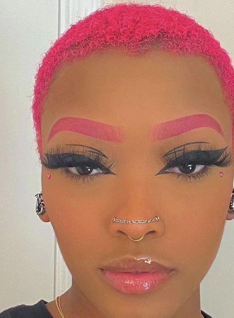 Pink Brows Eyebrows, Pink Eyebrows Black Women, Colored Brows Black Women, Colour Eyebrows, Coloured Eyebrows, Colored Eyebrows Makeup, Colored Brows, Color Eyebrows, Colored Eyebrows