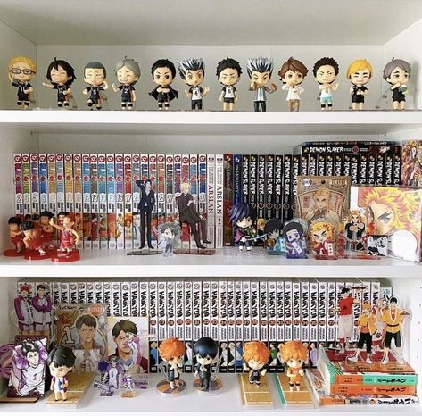 Haikyuu Bedroom Ideas, Haikyuu Room Ideas, Haikyuu Manga Collection, Anime Office Decor, Haikyuu Room Decor, Haikyuu Room, Nendoroid Collection, Manga Bookshelf, Manga Shelving