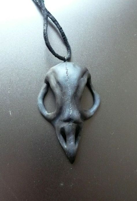 Skull Polymer Clay, Crow Skull, Bird Skull, Polymer Clay Pendant, Polymer Clay Creations, Clay Ideas, Clay Creations, Polymer Clay, Drawings