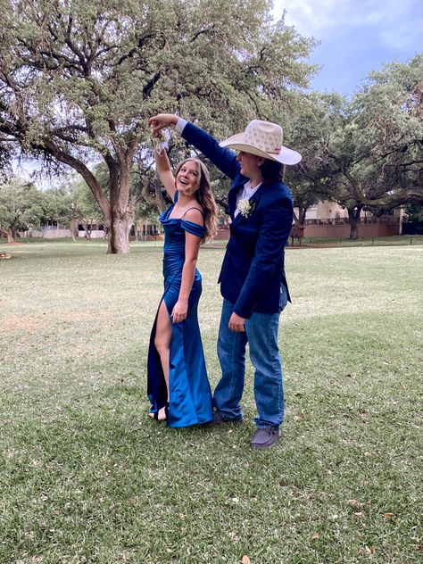 Western Prom Dresses, Navy Blue Mermaid Prom Dress, Western Prom, Country Prom, Hoco Pictures, Country Couple Pictures, Prom Dress With Split, Hoco Pics, Blue Mermaid Prom Dress