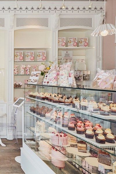 Best Cake Bakeries London - Great British Bake Off  - Tatler Cake Shop Interior, Kaffe Bar, Cake Shop Design, Bakery Shop Interior, Boutique Patisserie, Arsitektur Kolonial, Bakery London, Peggy Porschen Cakes, Bakery Shop Design