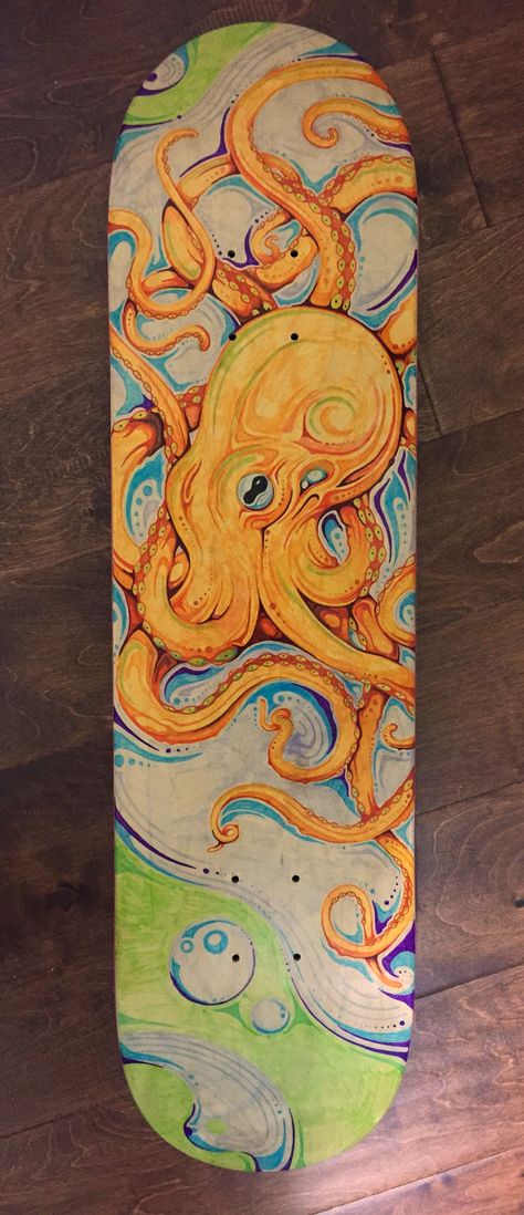 Art On Skateboard Decks, Skateboard Graffiti Art, Bottom Of Skateboard Painting Ideas, Custom Skateboard Decks Art, Skateboard Design Paint, Skateboard Deck Design Ideas, Skateboard Design Diy Paint, Drawing On Skateboard, Octopus Skateboard