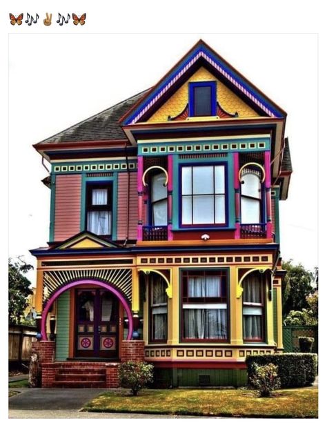 Rainbow Victorian House, Victorian Dollhouse Exterior Colors, Painted Ladies Houses, Eclectic House Exterior, Colorful Home Exterior, Colorful House Exterior, Colored Architecture, Painted Lady House, Victorian Queen