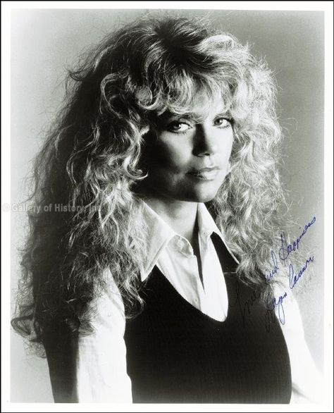 DYAN CANNON - PHOTOGRAPH SIGNED - DOCUMENT 198659 Dyan Cannon, Gorgeous Smile, Star Gazing, Hollywood Actors, Cary Grant, Historical Documents, White Photos, Hollywood Glam, Favorite Actors