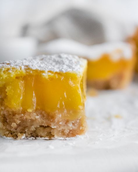 Small Batch Lemon Bars - About Dinner Thyme Oatmeal Shortbread, Bars With Coconut, Brown Sugar Shortbread, Mango Bars, Classic Lemon Bars, Best Lemon Bars, Coconut Oatmeal, Lemon Bars Recipe, Lemon Custard