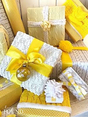 Christmas gift wrapping, gift wrapping, giftwrap, Christmas gifts, sweater weather, sweater theme holiday decor Yellow Christmas Decor, Elegant Gift Wrapping Ideas, Wrapping Gifts Ideas, Packing Ideas Gift, Gift Packing Ideas, December Decor, Professional Gift Ideas, Creative Corporate Gifts, Cocktail Pool