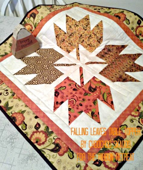 Small Quilt Projects Free, Fall Quilted Table Toppers Patterns Free, Free Table Toppers Quilted Patterns Free, Fall Table Toppers Free Pattern, Fall Table Runner Patterns, Leaf Quilt, Quilted Table Runners Christmas, Fall Quilt Patterns, Table Topper Patterns