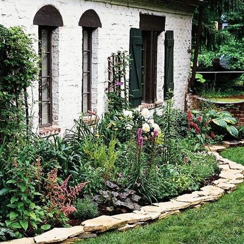 25 Garden Bed Borders, Edging Ideas for Vegetable and Flower Gardens | Guidinghome Flower Bed Borders, Stone Edging, Rock Border, Border Ideas, Garden Border, Landscape Edging, Garden Shrubs, Garden Edging, Garden Borders