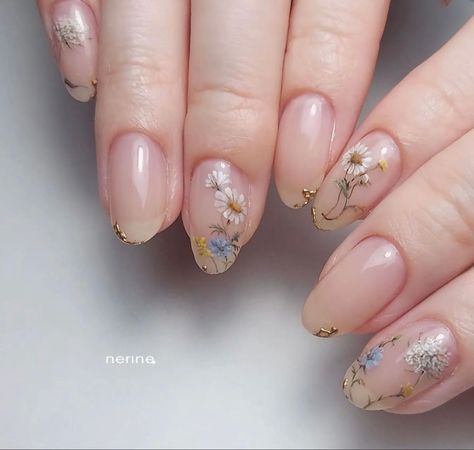 Natural Birthday Nails, Autumn Nail Trends, Ivory Nails, Natural Birthday, Wedding Day Nails, Art Deco Nails, Autumn Nail, Hello Nails, Hippie Nails