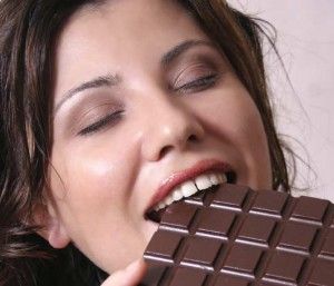 Mitzi Dulan- America's Nutrition Expert » 6 Ways to STOP Sweet Cravings Rachel Ngom, Dark Chocolate Benefits, Fitness Blogs, Stop Overeating, Laser Skin, Fasting Diet, Fad Diets, Chocolate Craving, Sugar Cravings