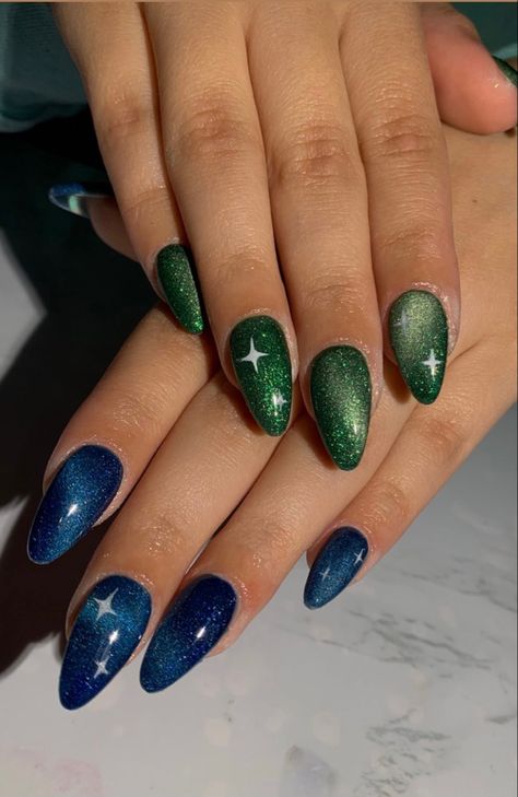 Green And Blue Nails Short, Blue And Green Short Nails, Jewel Tone Nails Acrylic, Navy Blue And Green Nails, Green And Blue Nail Ideas, Cute Polygel Nail Designs, Green Blue Nails Ideas, Dark Blue And Green Nails, Dark Blue Green Nails