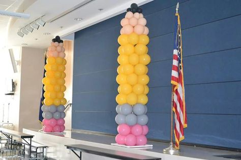 Pencil balloon columns for Back to School Dance Decorations School, School Balloon Arch, Back To School Balloon Arch, Wedding Ideas Dusty Blue, School Dance Decorations, Teacher Graduation Party, Balloon Projects, School Backdrop, Diy Balloon Arch