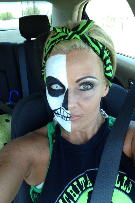 My half skull roller derby face  Face paint by Anna Jentsch Roller Derby Makeup Ideas, Roller Derby Face Paint, Roller Derby Tattoo Ideas, Roller Derby Costume, Bout Makeup, Derby Makeup, Roller Derby Gear Spray, Half Skull, Roller Derby Girls