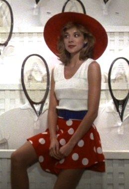 Kim Cattrall's 50's polka dots in Mannequin. 80s Celebrities, Pop Culture Fashion, Kim Cattrall, 80s Costume, Mannequin Dress, Hollywood Boulevard, Canadian Actresses, Fashion Tv, Style Icons