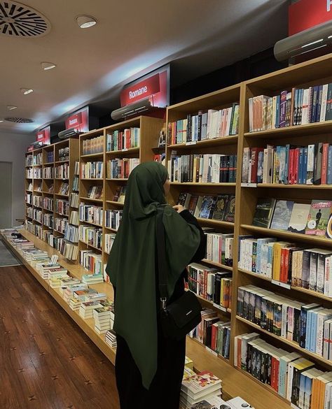 Bookstore Date, Abaya Aesthetic, Khimar Hijab, Abaya Outfit, Hijabi Fits, Modest Outfit, Muslim Outfits Casual, Mobile Website, Modest Fits