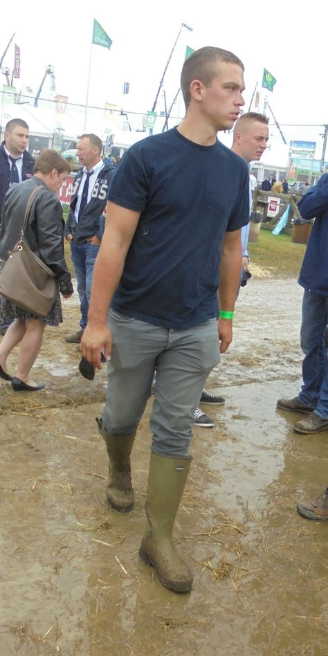 Sperry Rain Boots, Rain Boot Outfit, Farm Clothes, Farm Boys, Country Wear, Wellies Boots, Bear Men, Rubber Boot, Wellington Boots