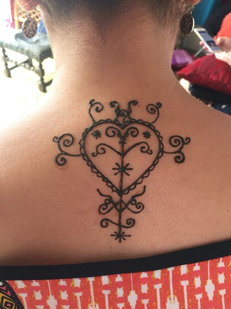 Haitian Art Tattoo, Erzulie Dantor Tattoo, Veve Tattoo, Haitian Tattoos, Spirituality Tattoos, Haitian Tattoo, Haiti Tattoo, Voodoo Veve, Tattoo Queen