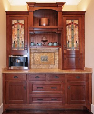 Mission Style Kitchen Cabinets, Kitchen Craftsman, Cabinets Dining Room, Mission Style Kitchens, Craftsman Cabinets, Stained Glass Cabinets, Craftsman Style Kitchen, Arts And Crafts Kitchen, Glass Kitchen Cabinets