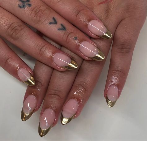 Almond Shape Gold French Tip, Half Gold Nails, Gold Chrome French Tip Nails Almond, Chrome Tips Almond Nails, Almond Gold French Tip Nails, Chrome Almond French Tip, Gold French Tip Almond Nails, Almond Chrome French Tip Nails, Gold Chrome Nails French