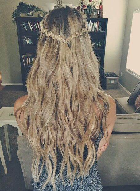 😍 Prom Hair Styles, Prom Hairstyles For Short Hair, Trendy Hairstyle, Long Hair Updo, Long Curly Hair, Homecoming Hairstyles, Curly Hair Styles Naturally, Prom Hair, Pretty Hairstyles