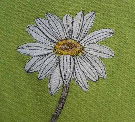 Freemotion Embroidery, Daisy Drawing, Thread Sketching, Free Motion Sewing, Daisy Embroidery, Freehand Machine Embroidery, Textile Art Embroidery, Raw Edge Applique, Fabric Postcards