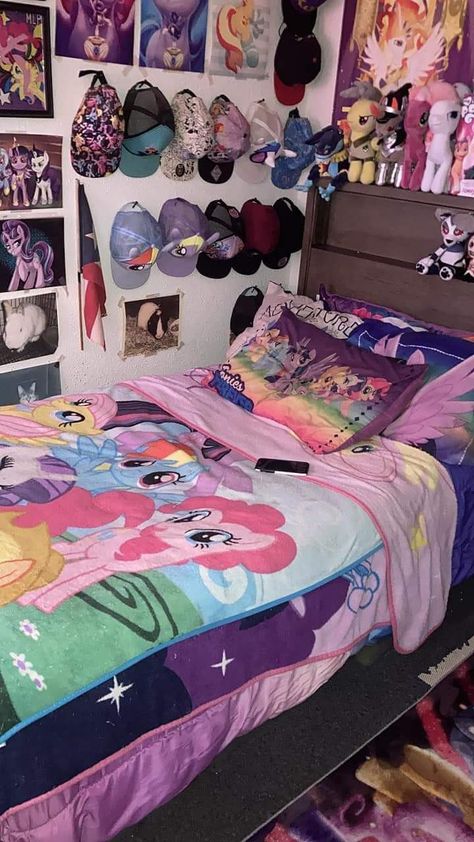 Emo Scene 2000s Room, Scene Room Aesthetic, Scene Room Ideas, Scenecore Room, Mlp Bedroom, Scene Kid Bedroom, Mlp Room, Scene Kid Room, Emo Room