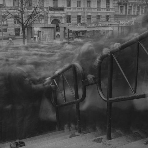 Long exposure photograph of a crowd near the entrance to the Vasileostrovskaya subway station in Saint Petersburg (1992) by Russian photographer Alexey Titarenko Alexey Titarenko, Subway Station, Exposure Photography, Heathrow, Saint Petersburg, Long Exposure, Banksy, White Photography, St Petersburg