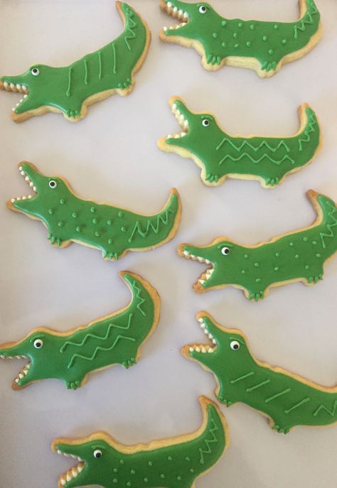 Crocodile sugar cookies Lyle Crocodile Party, Lyle Lyle Crocodile Party, Gator Cookies, Crocodile Cookies, Lsu Cookies, Reptile Cookies, Alligator Cookies, Abc Snacks, Alligator Cake