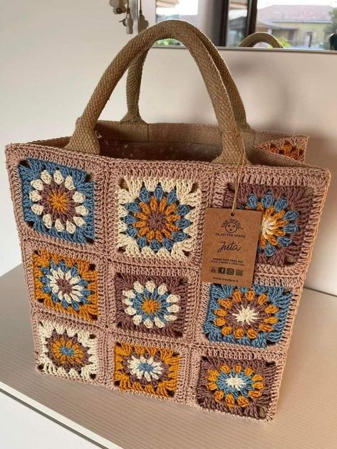 Crochet Circle Pattern, Granny Square Crochet Patterns Free, Crochet Shoulder Bags, Crochet Bag Tutorials, Granny Square Bag, Crochet Circles, Crochet Handbags Patterns, Crochet Purse Patterns, Granny Square Crochet Pattern