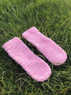 Crochet Tube Pattern, Beginner Crochet Socks Free Pattern, Crochet Tube Socks Free Pattern, Crochet Footie Socks, Two Needle Socks Free Pattern, Crochet Socks Free Pattern For Beginners, Crochet Tube Socks, Crochet Tam, Crochet Socks Tutorial