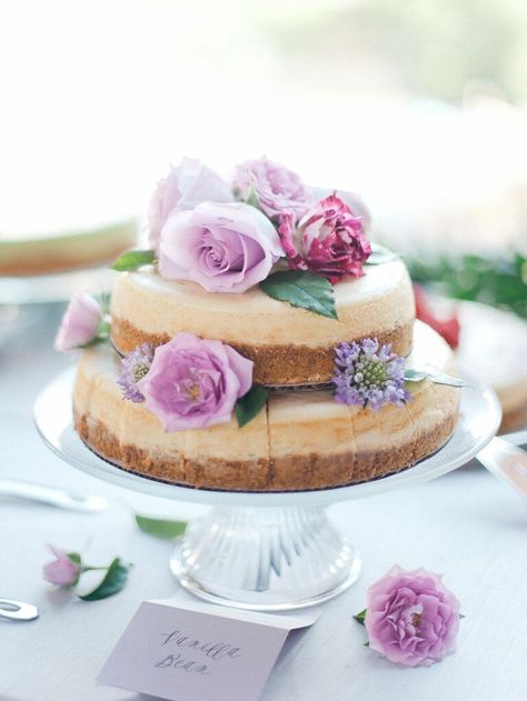 Cheesecake Wedding, Chocolate Wedding Cakes, Alternative Wedding Cakes, Cheesecake Wedding Cake, Wedding Cheesecake, Chiffon Wedding Dresses, Dessert Alternatives, Bridal Shower Desserts, Wedding Cake Servings