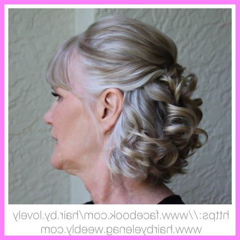 30 Short Hairstyles for Mother of the Bride Over 50 - Best Short Haircuts #ShortHairstylesforWomenUnder30 Mom Wedding Hair, Mother Of Bride Hair, Mob Hair, Mother Of The Bride Hairstyles, Mother Of The Groom Hairstyles, Beehive Hairstyle, Mom Hair, Men Over 50, Asymmetrical Hairstyles