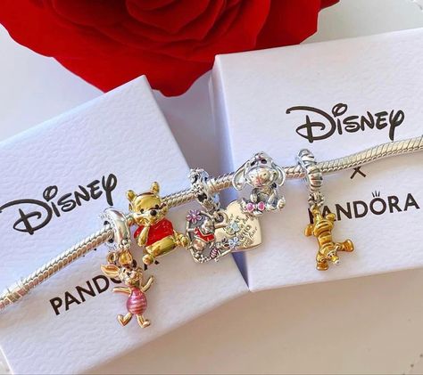 Charms Pandora Disney, Pandora Bracelet Disney, Disney Pandora Charms, Pandora Disney Charms, Disney Pandora Bracelet, Disney Pandora, Pandora Bracelet Charms Ideas, Pandora Charms Disney, Pandora Bracelet Designs