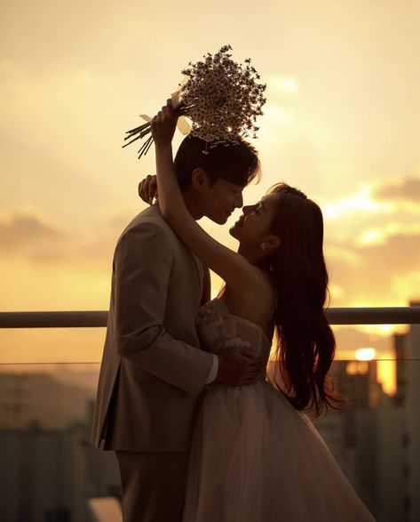 Pre Wedding Photoshoot Props, Korean Wedding Photography, Wedding Photo Studio, Wedding Photoshoot Props, Pre Wedding Shoot Ideas, Pre Wedding Photoshoot Outdoor, Wedding Photoshoot Poses, Pre Wedding Poses, Wedding Picture Poses