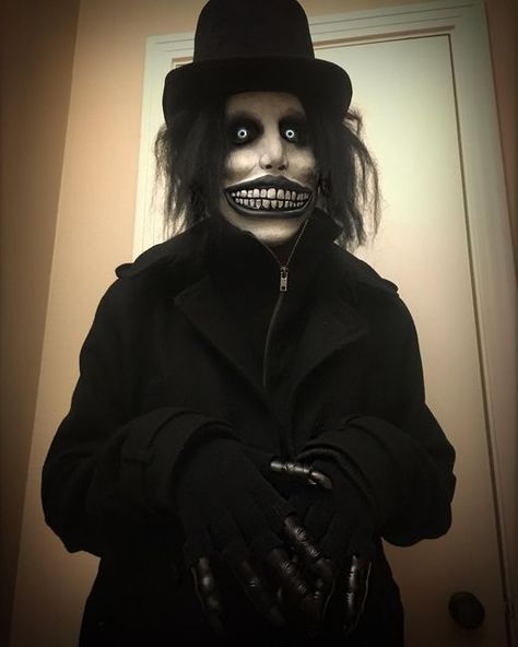 Actual Scary Halloween Costumes, Horror Cosplay Men, Babadook Makeup, Babadook Costume, Slenderman Costume, Halloween Makeup Creepy, Creepy Halloween Costumes, Creepy Makeup, Bonus Daughter