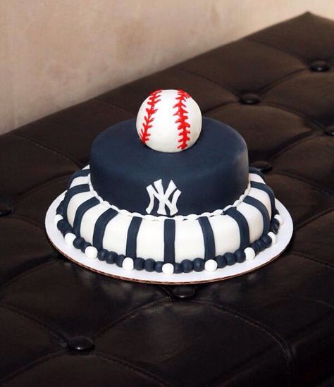 My husbands NY Yankee cake New York Yankees Cake, Yankees Birthday Party, Yankee Cake, Baseball Birthday Cakes, Baseball Cake, Sport Cakes, Baseball Birthday Party, Baseball Birthday, Specialty Cakes