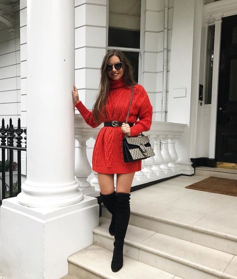 Cosy body, Cold legs ( @britishjet) Veronica Lodge Outfits, Christmas Fashion Outfits, Cute Christmas Outfits, Red Sweater Dress, Christmas Outfits Women, Christmas Party Outfits, Couture Mode, Red Sweater, Cozy Outfit